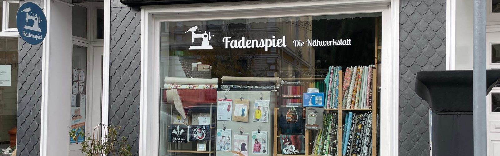 Garnrollen im Stoffladen