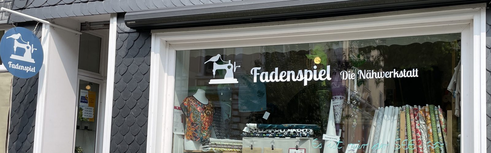 Garnrollen im Stoffladen
